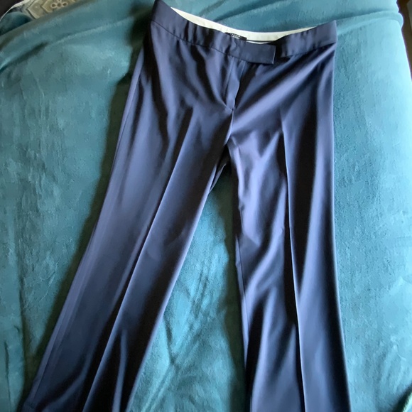 Tahari - Picture 2 of 5